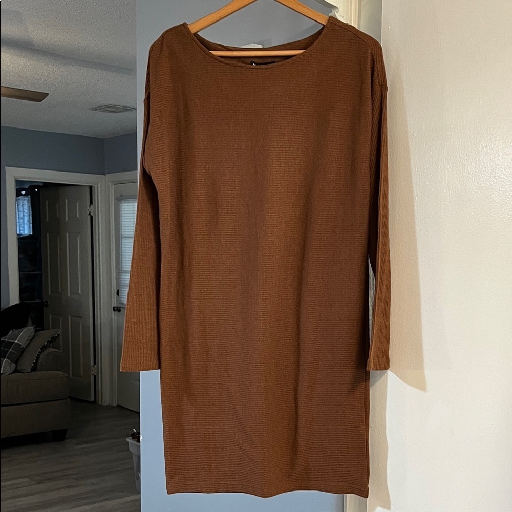 NWT Very J Women’s Long Sleeve Shift Dress Size M Rust Brown
